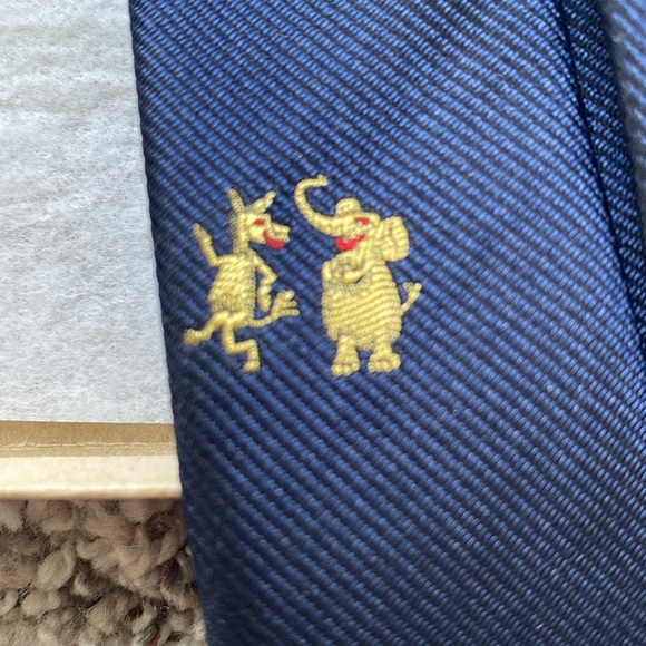 Cravat Club custom tie for the Taft Institute with donkey & elephant. - Picture 4 of 6